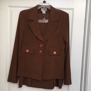 K. C. Spencer New York Vintage 2 piece Skirt Suit. 97% Polyester Brown 10